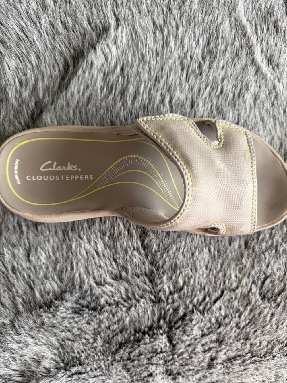 Clarks Cloudsteppers Women's Light Beige Slide Sandals with Yellow Accent